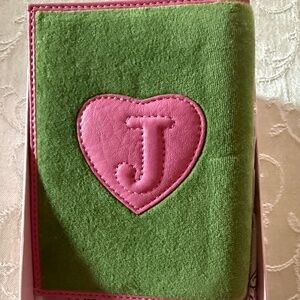 RARE Find**NEW IN BOX-JUICY COUTURE Velvet Passport Holder-Green and Pink